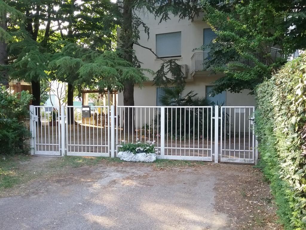 Casa Marialuigia - Appartamenti Solo Per Famiglie 利多迪迪耶索洛 外观 照片